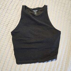 Old navy active wear crop top/padded, women's size xs, black never worn